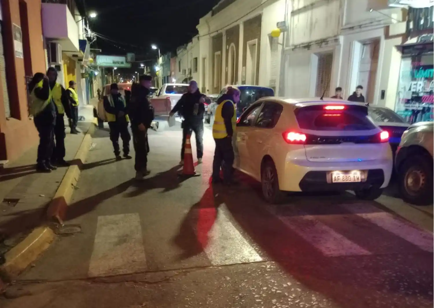10 vehículos incautados durante la madrugada del sábado.