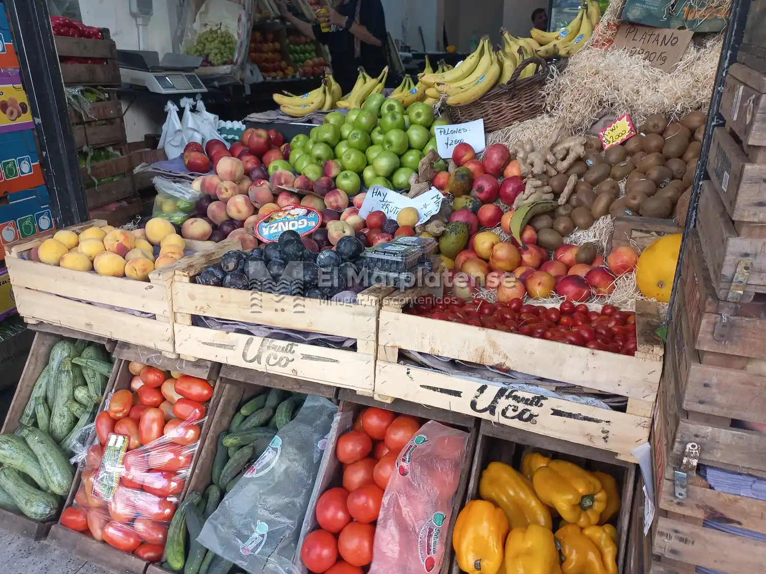 El kilo de lechuga ronda los 8500 pesos