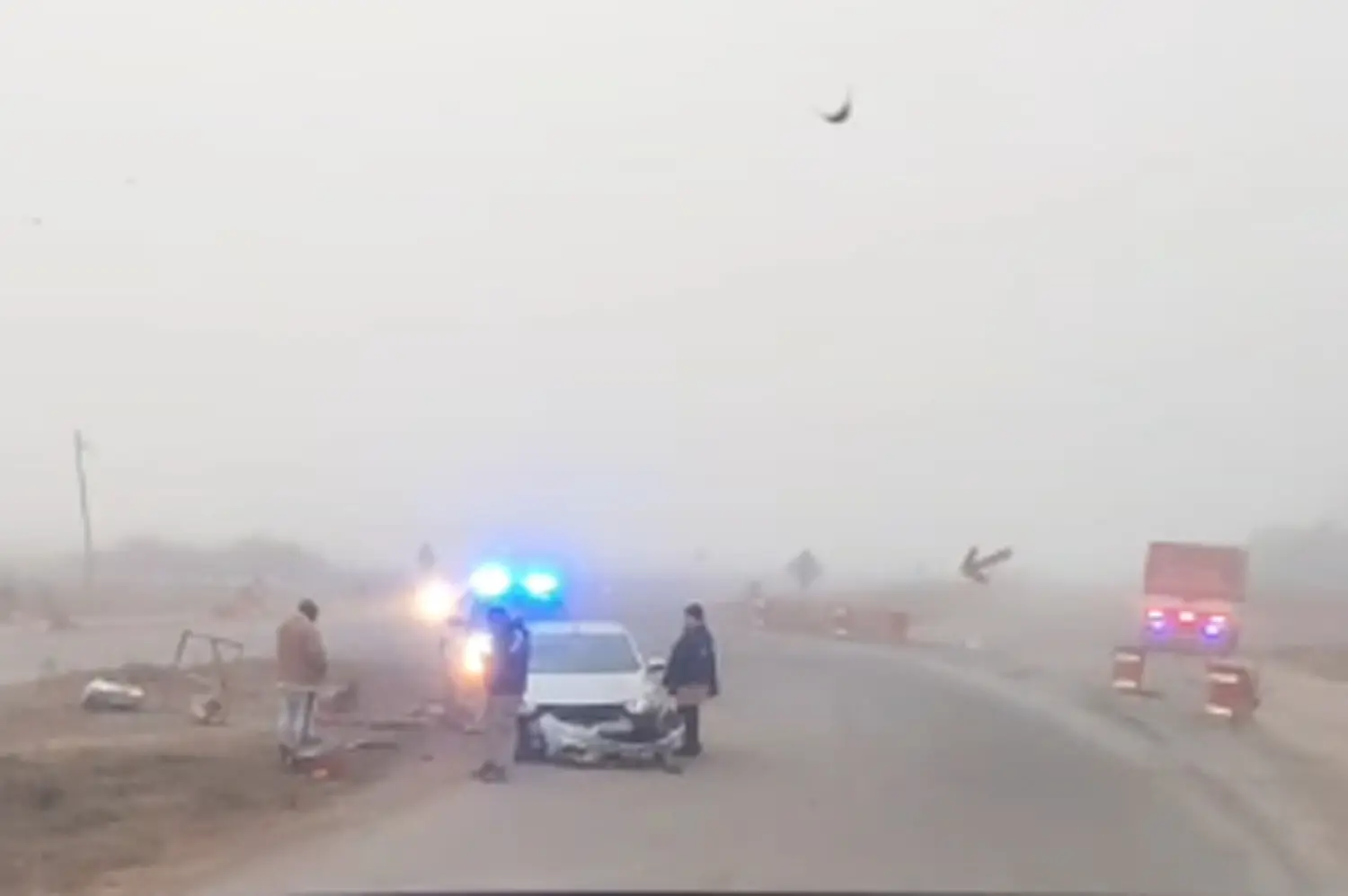 Accidente en medio de la niebla: un auto despistó en el desvío en RN34