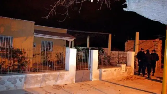 Limpiaba el patio de su casa y se llevó la peor sorpresa