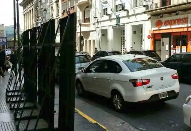 Por temor a incidentes fue vallado el frente de la AFA