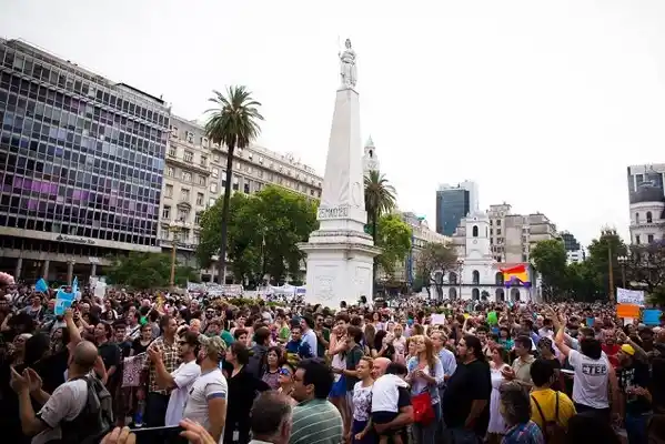 Nutrida movilización en defensa de la Ley de Medios