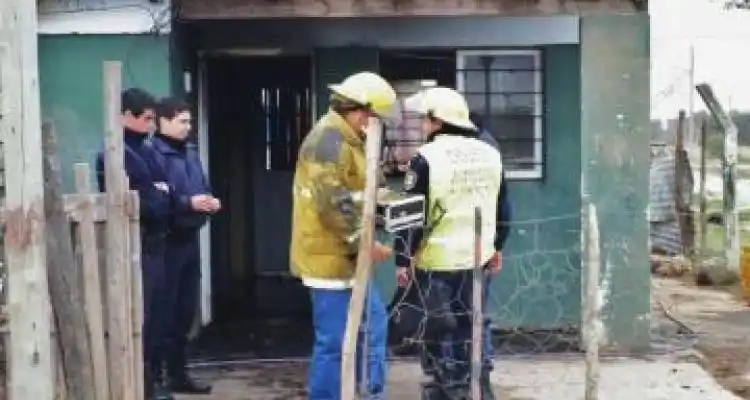 Mueren dos menores al incendiarse su casa