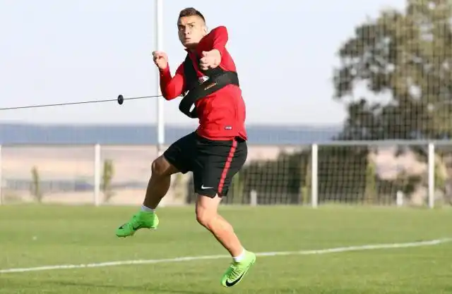 Santos Borré: "Teo y Falcao me dijeron que venga corriendo"
