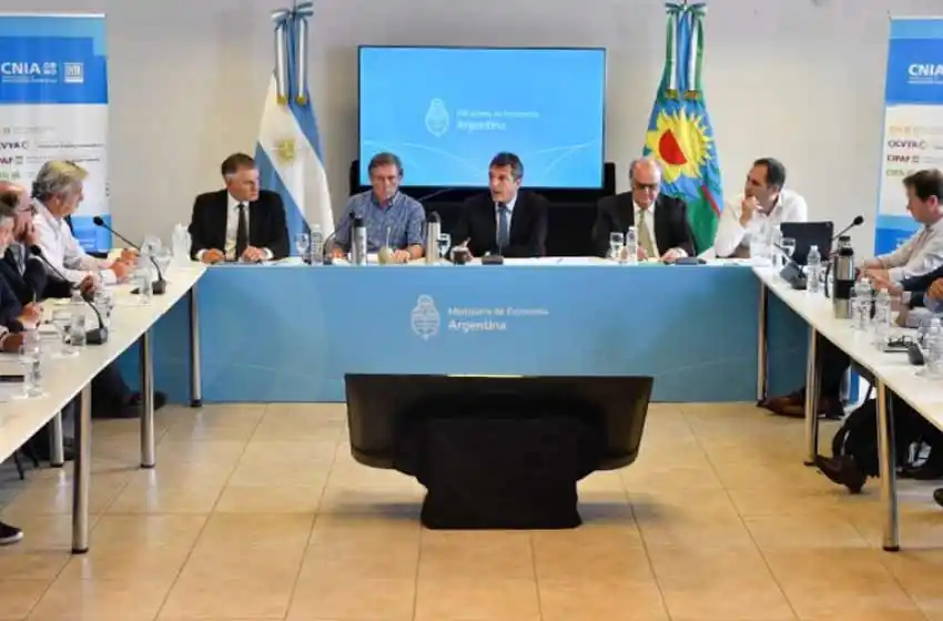 Massa le prometió a la Mesa de Enlace un paquete de medidas por la sequía