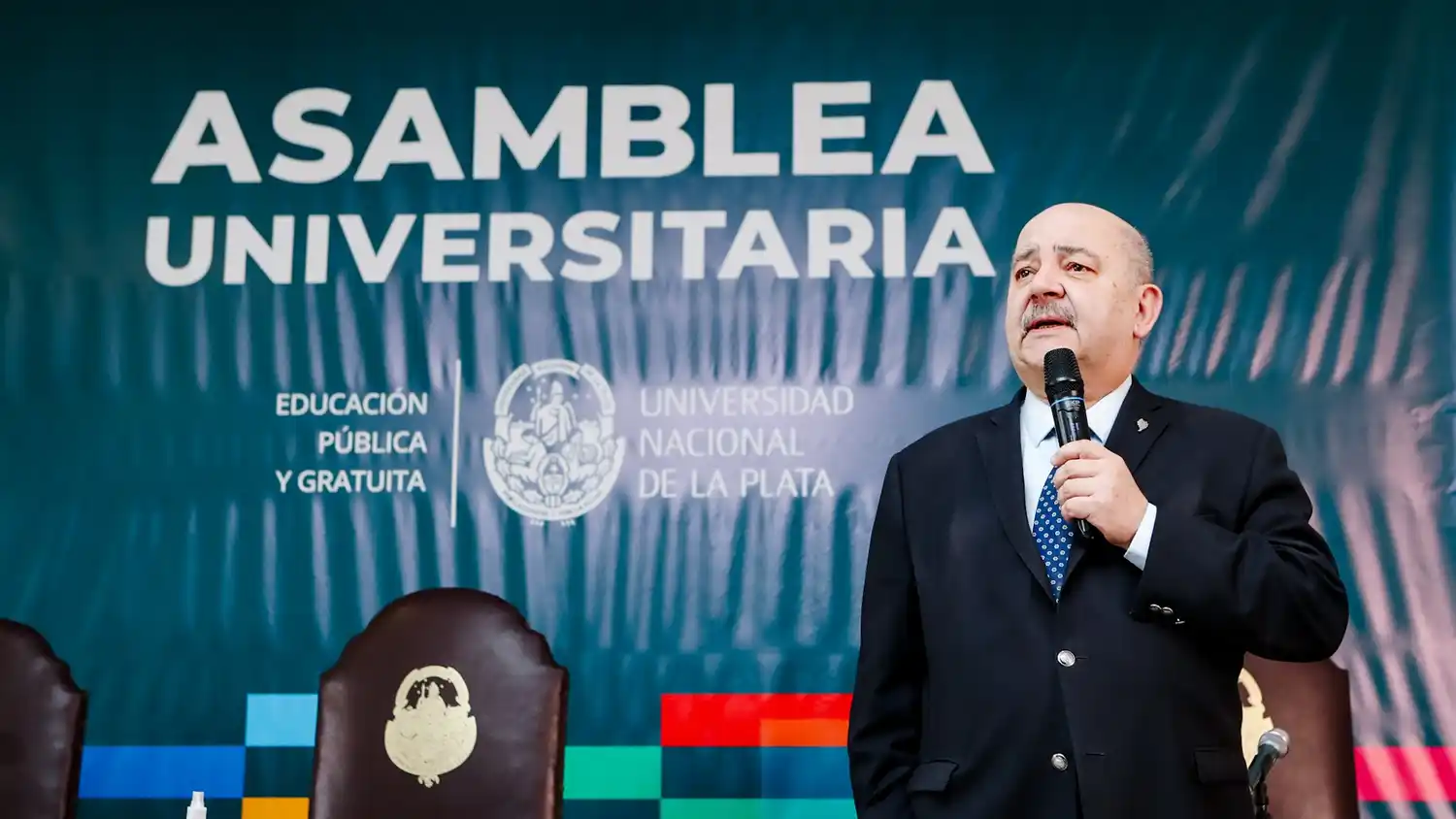 Fernando Tauber regresa a la presidencia de la Universidad de La Plata, por el voto unánime de los asambleístas.