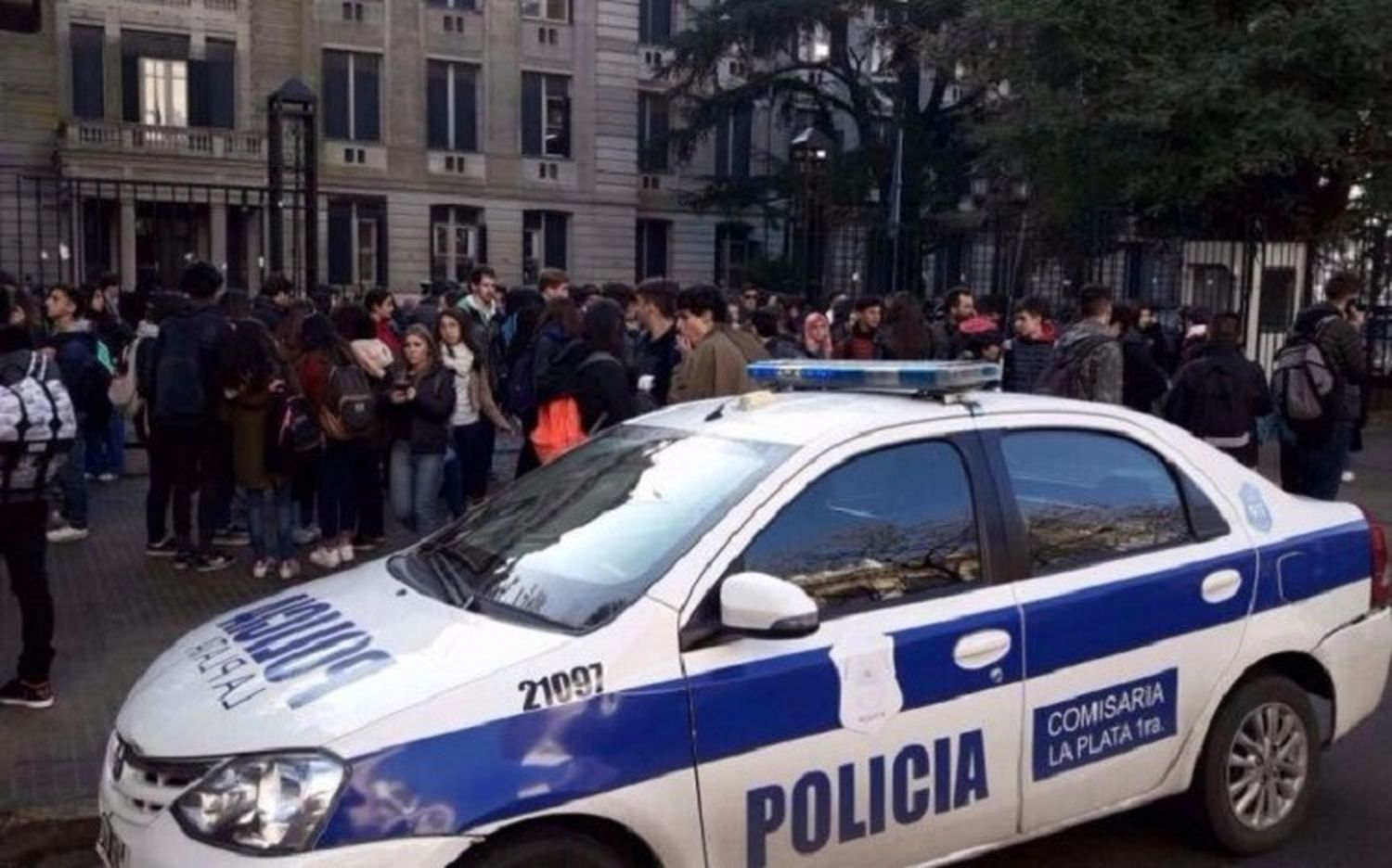 Murió la estudiante que se disparó en un colegio de La Plata