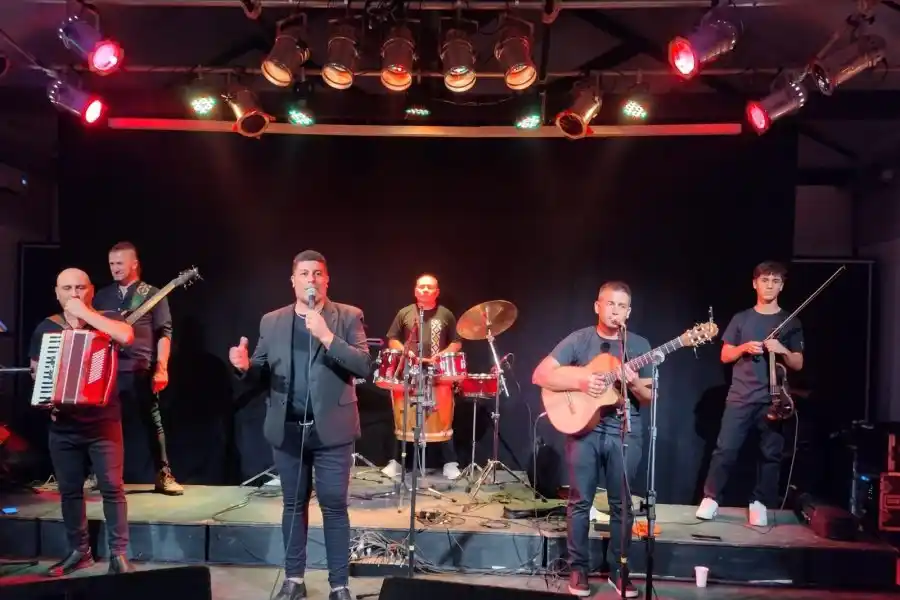 Este viernes, peña con Diego y Los de la Perla en el espacio cultural Tiza y Karbón