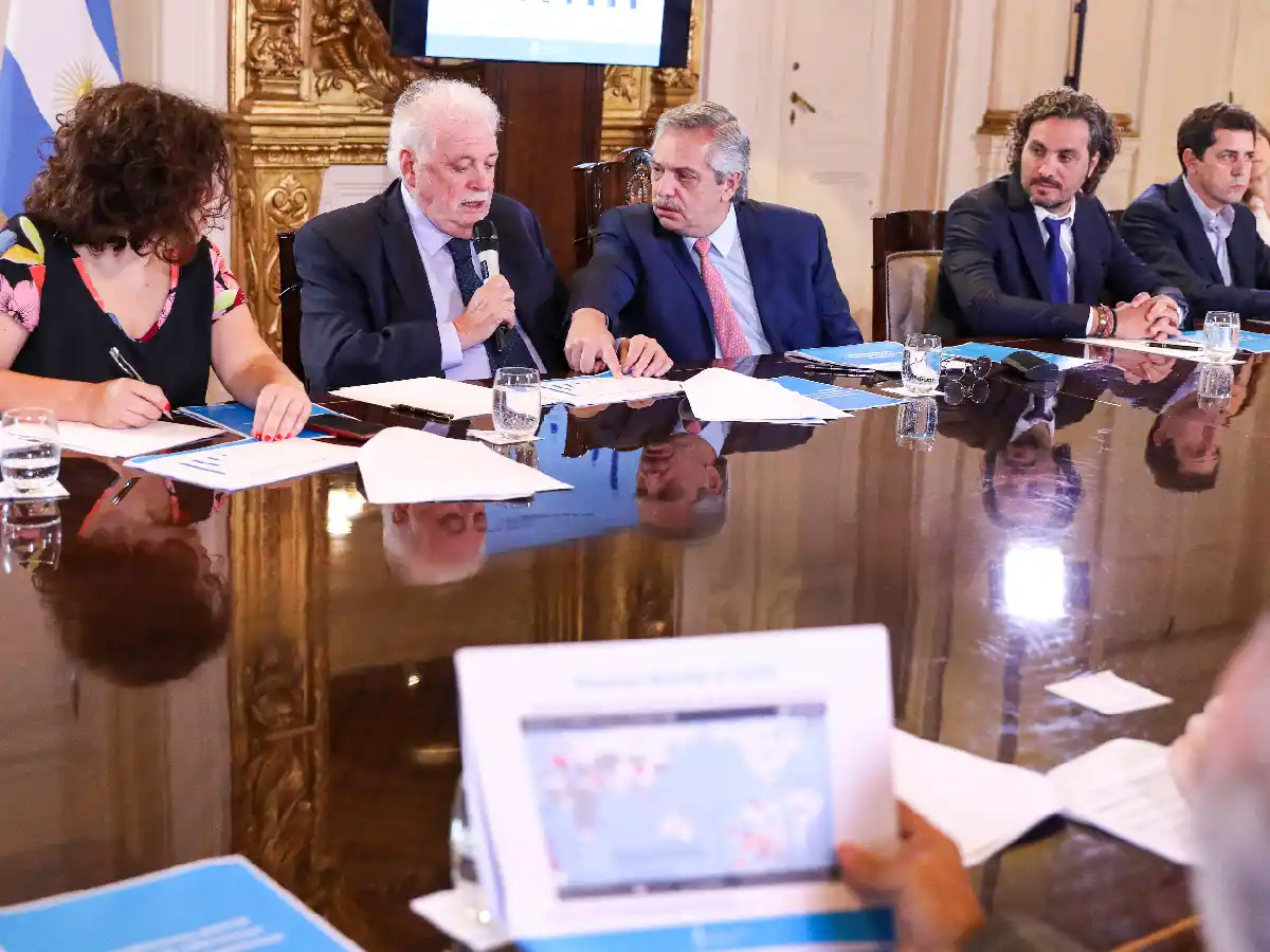 Alberto Fernández pidió cuarentena obligatoria para personas que viajaron a los países más afectados