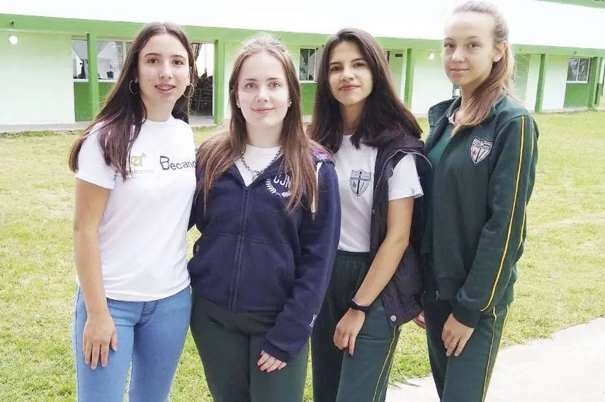 El Becario acompañó a casi 300 estudiantes que representaron a la provincia en certámenes nacionales 