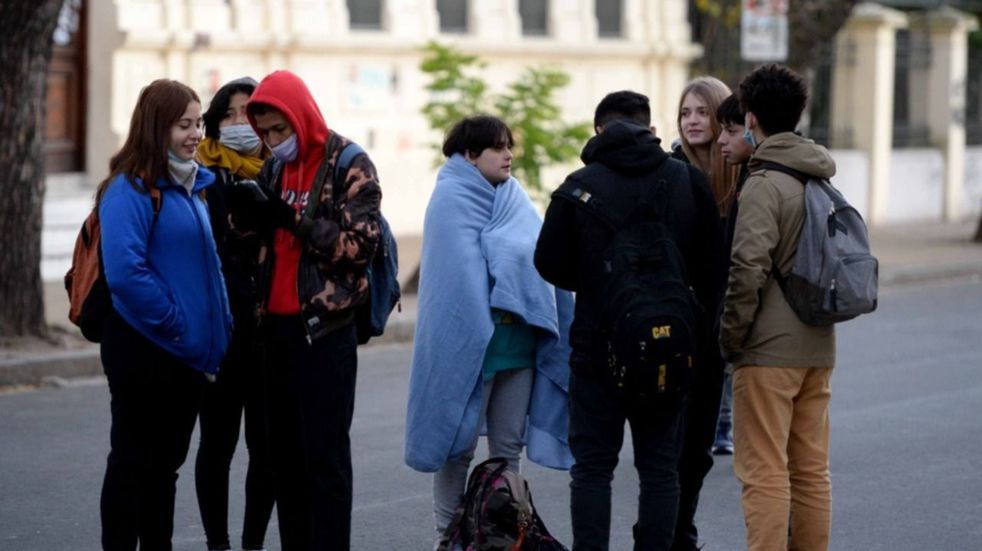 Falta de gas en escuelas platenses: “Le venimos advirtiendo esta situación a la Provincia”, dijo consejero escolar