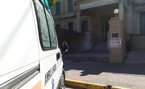 Dos mujeres y una niña chocaron en moto y fueron hospitalizadas