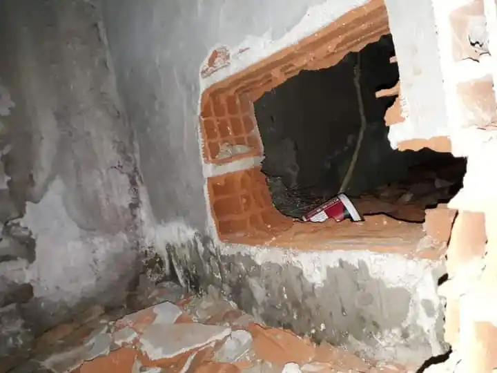 Tras boquetes, se llevaron dinero de un local en calle Franklin