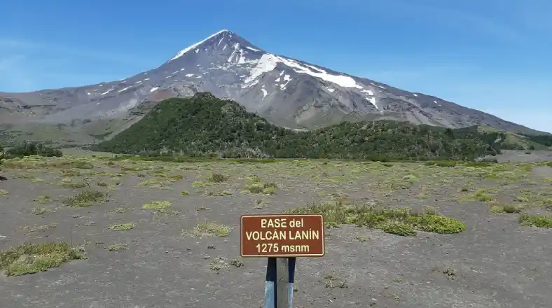 Tras el accidente de los gualeguaychuenses, limitan el ascenso al Volcán Lanín