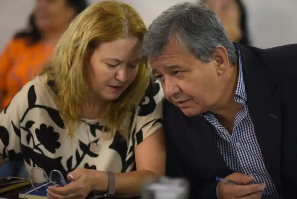 El titular de Agmer le sugirió a Frigerio que no se deje extorsionar por Milei