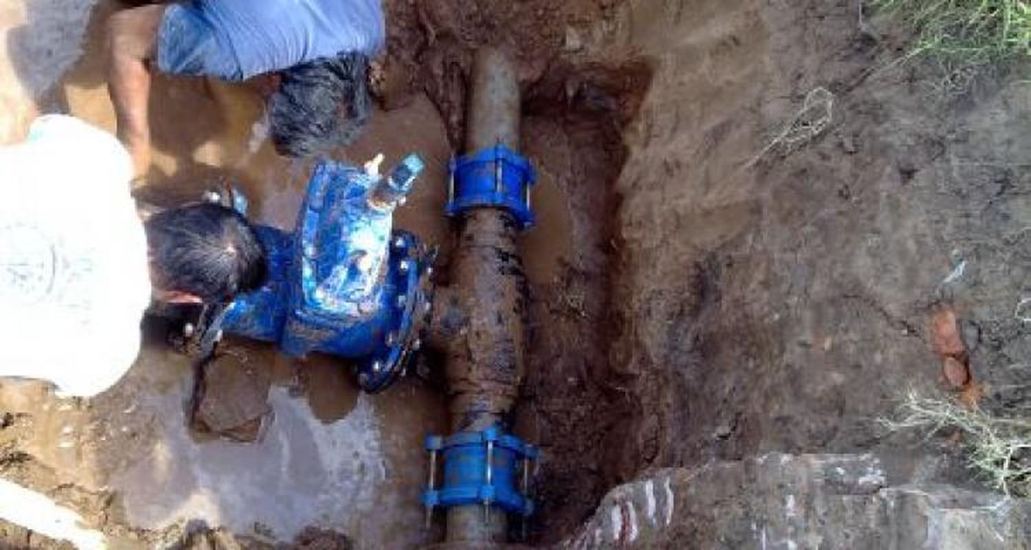 Carpeta asfáltica y nuevo pozo de agua
