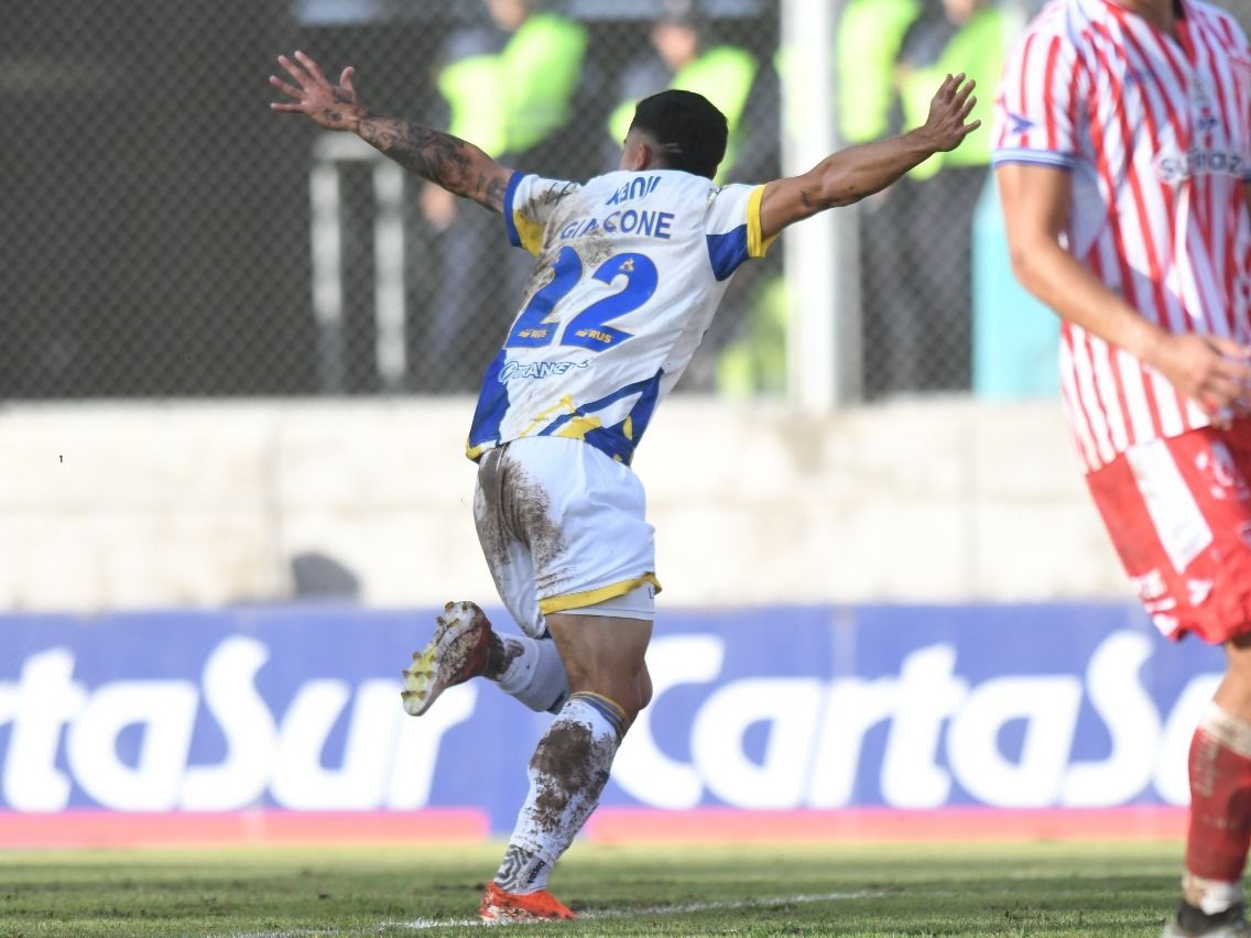 Lautaro Giaccone le dio la clasificación a Rosario Central