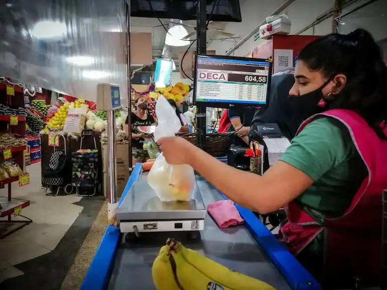La inflación alcanzó el 4,1% en abril y acumuló 46,3% en el último año