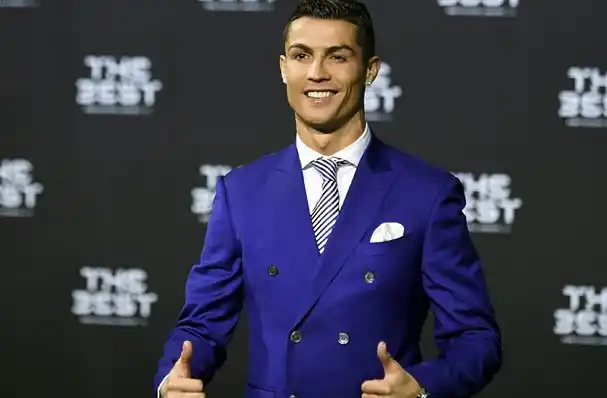 Cristiano Ronaldo recibió el galardón al mejor del 2016