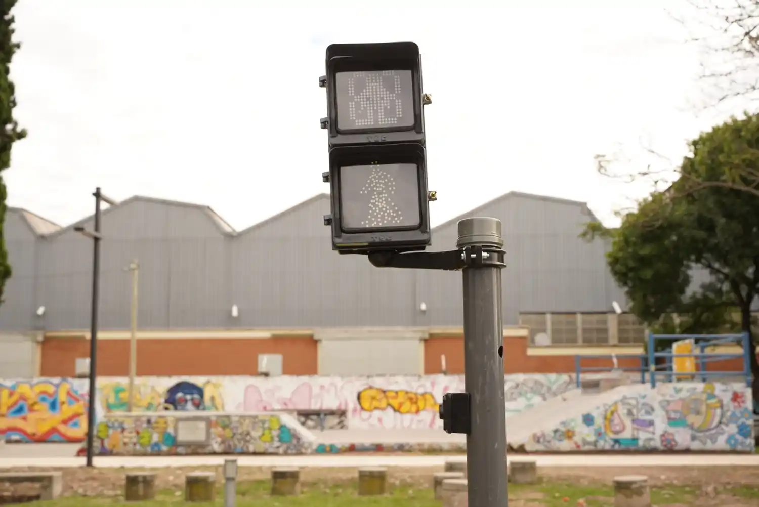 Semáforo peatonal Cervantes