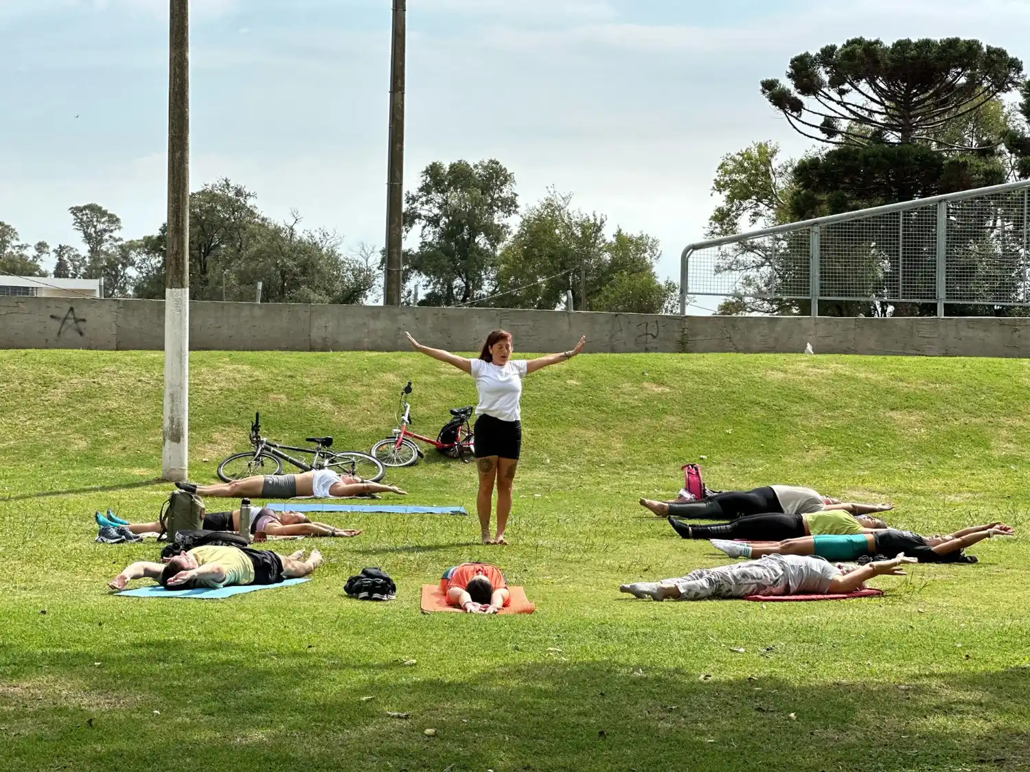 La profesora Checha Peppino brindó clase de stretching.