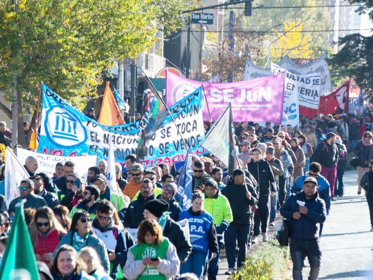 El Gobierno limita el derecho a huelga mediante un DNU