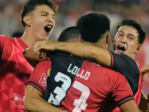 Newell's  venció a Huracán y mantiene viva la ilusión de clasificar a los playoffs