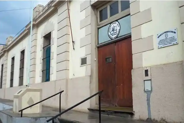 Recibió 11 años por matar a su hijo pero irá al penal solo ocho horas diarias 