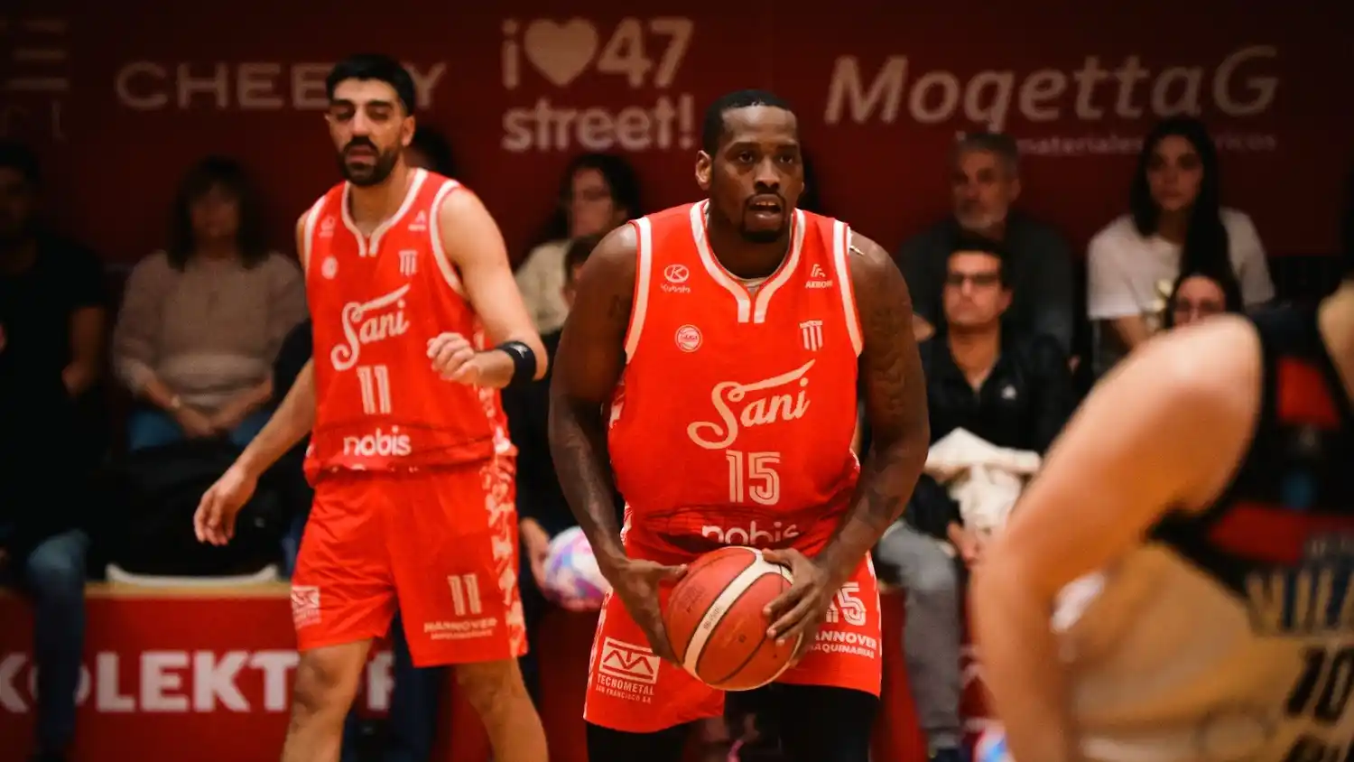 Sani quiere golpear primero