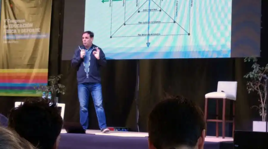 Javier Weber: "Un equipo se va construyendo con valores y acciones"