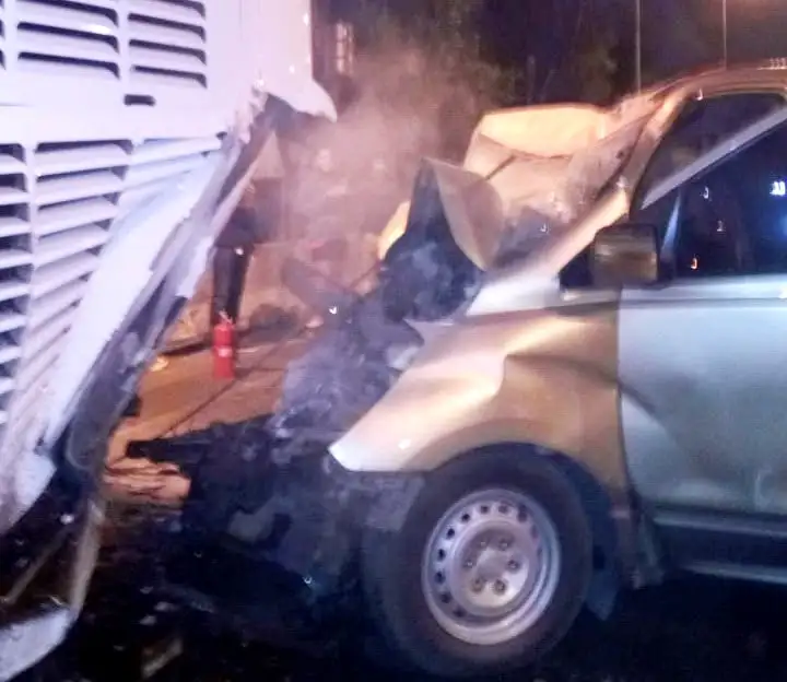 Un choque frontal provocó dos muertos