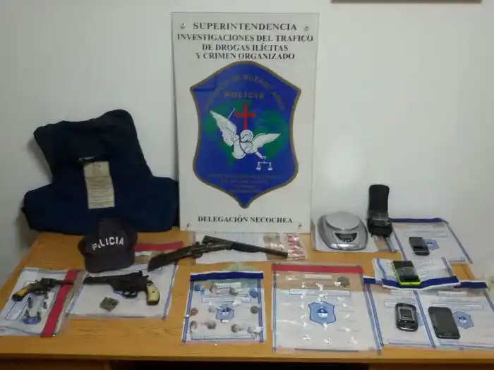 Vendía drogas, lo condenaron y cumple arresto domiciliario