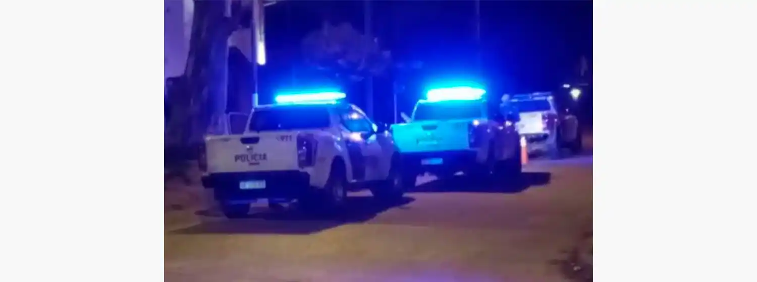 Borracho chocó y quiso incendiar su moto