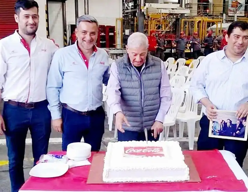 Familia y amigos son los soportes de
la trayectoria de Amado Yege,  un
emblemático empresario formoseño