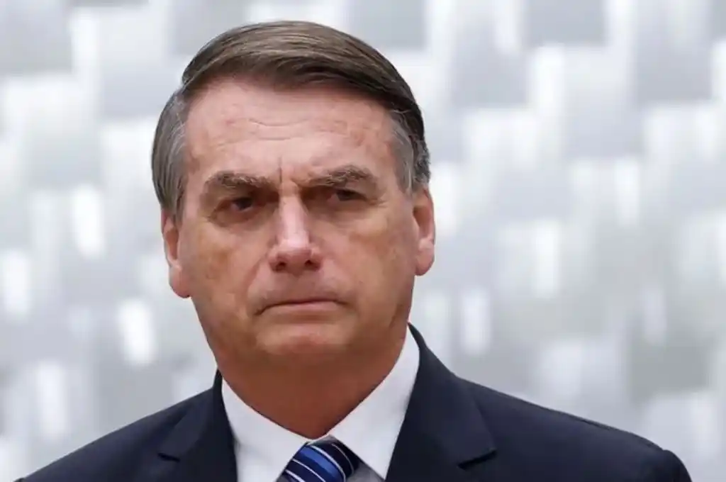 Bolsonaro debe volver a Brasil a dar explicaciones sobre el “documento golpista”