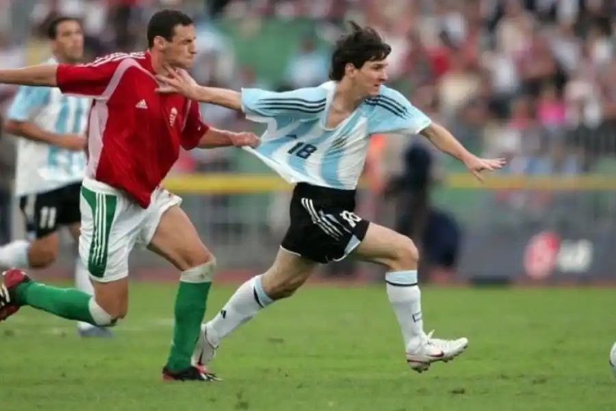 Nacimiento de una leyenda: un día como hoy Messi hacía su insólito debut en la Selección Argentina