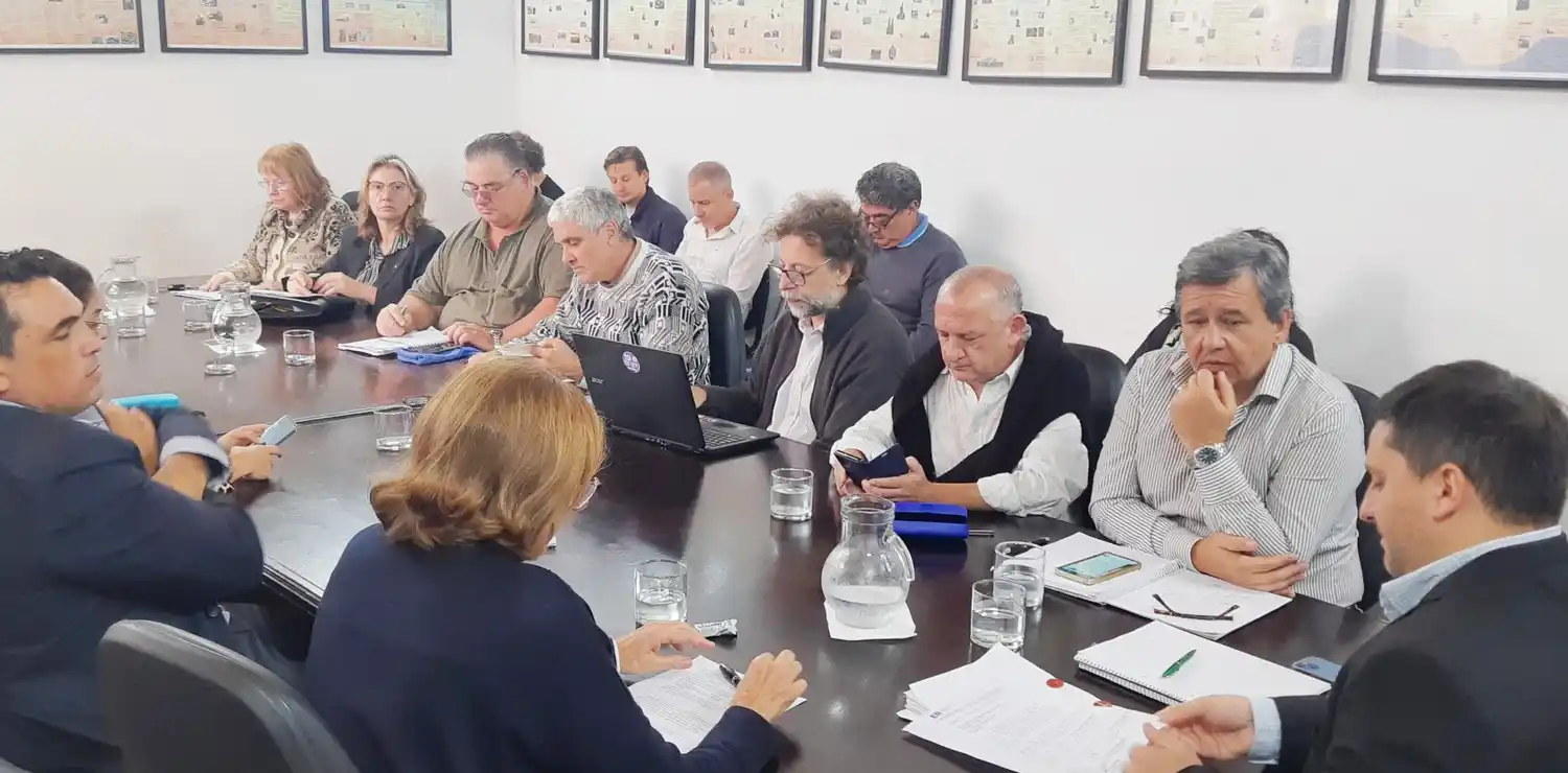 El gobierno provincial ofreció un ocho por ciento de aumento a gremios docentes