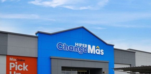 De Narváez le cambia la cara a Walmart: Los locales ya se llaman Hiper ChangoMás en Luján, Avellaneda y Olavarría
