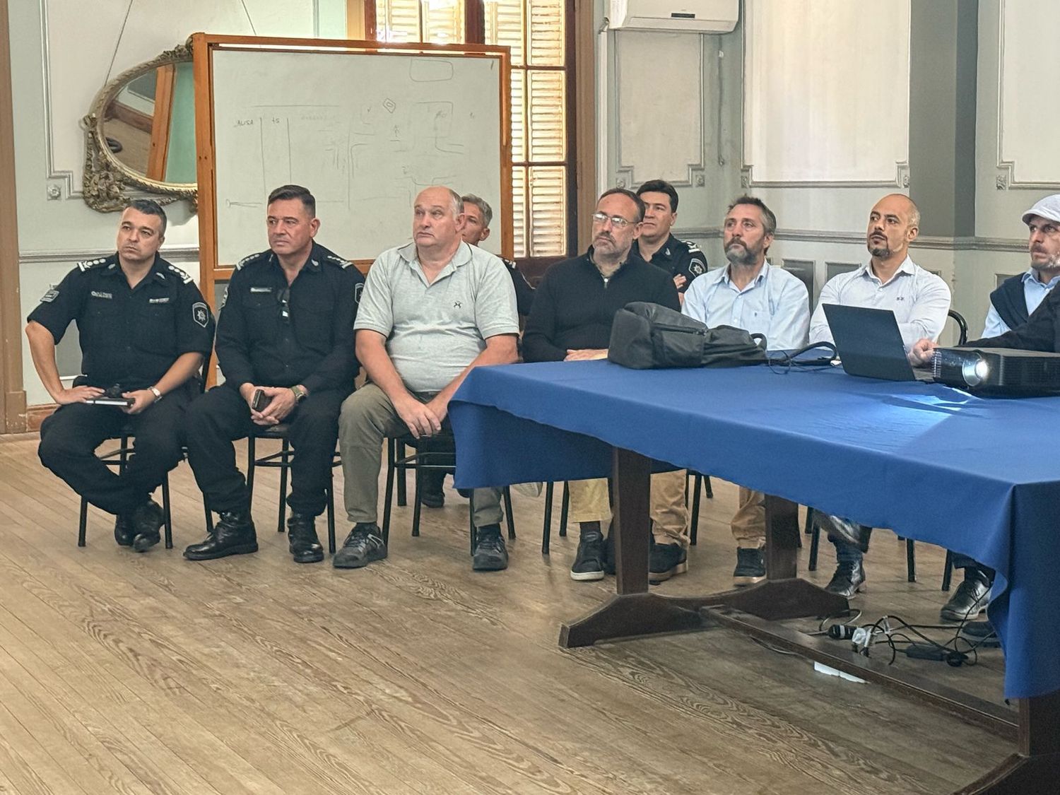 El subjefe provincial se reunió con agentes de la URV para hacer un “seguimiento de la operatividad policial”