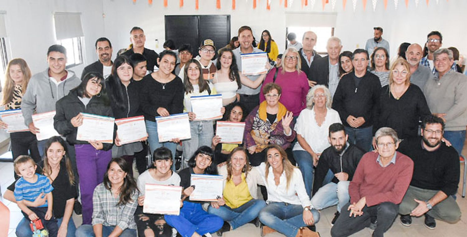 La provincia impulsa la formación laboral de jóvenes en articulación con organizaciones de la comunidad