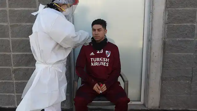 River: Montiel dio positivo en el test serológico y quedó aislado