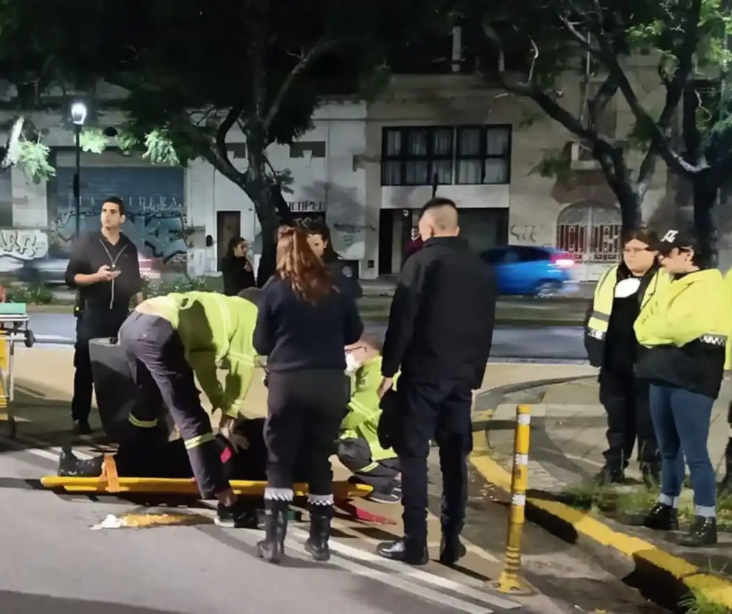 Locura en La Plata: Quiso evitar un control de tránsito, arrastró a un agente municipal en el capot y lo dejó en coma