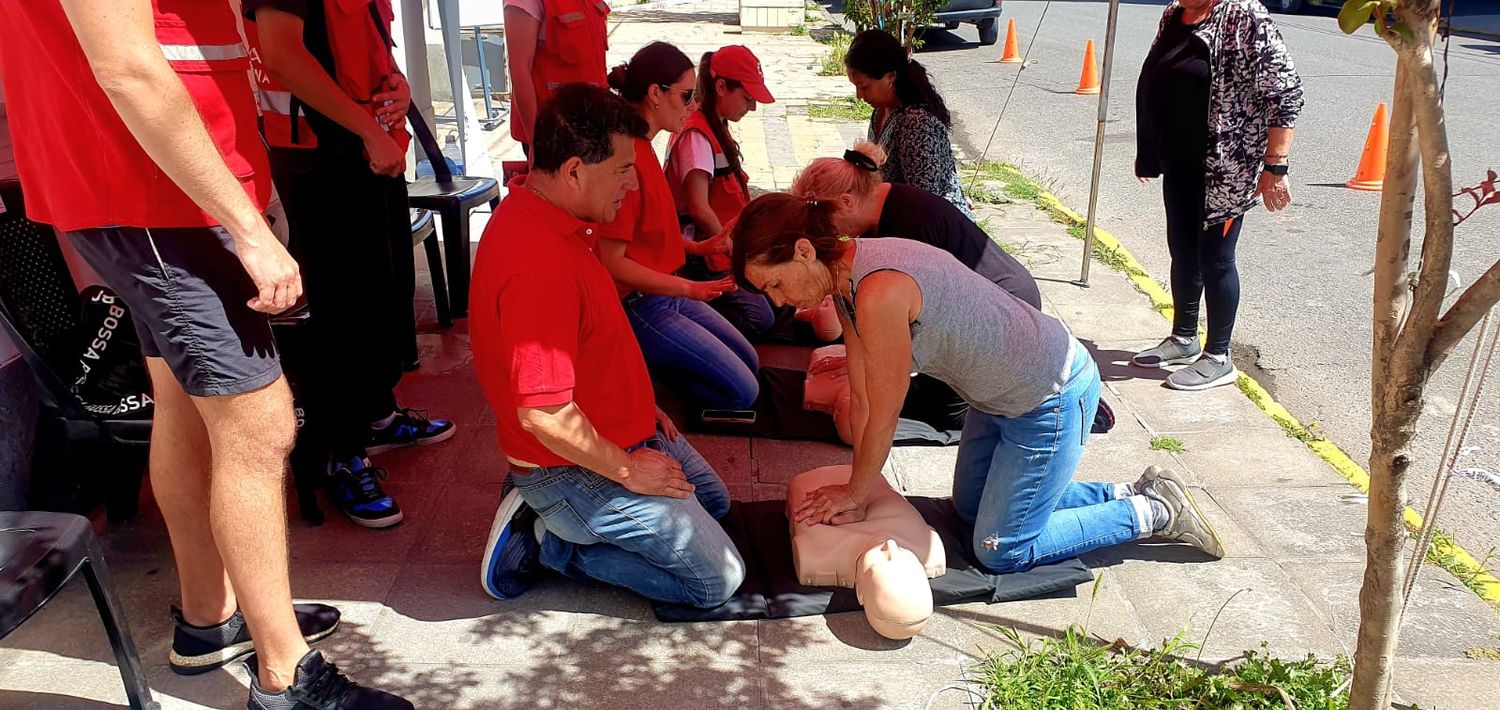 Taller de RCP en la vía pública