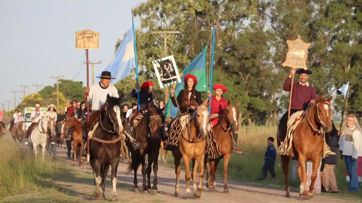 Importante cantidad de jinetes en la cabalgata