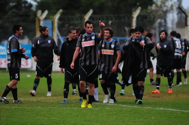 Por las manos de Dios, Juventud finalista