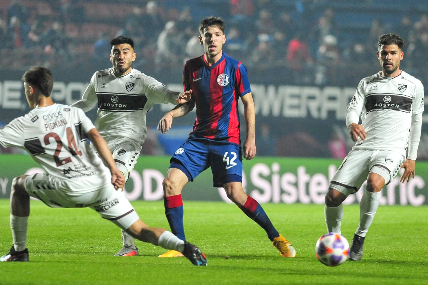 San Lorenzo volvió al triunfo a costa de Platense