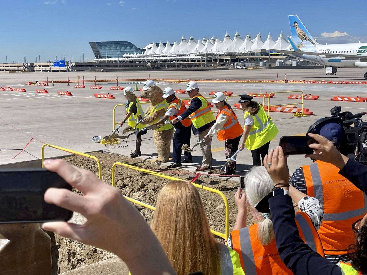 Frontier Airlines starts the construction of its new exclusive terminal in Denver