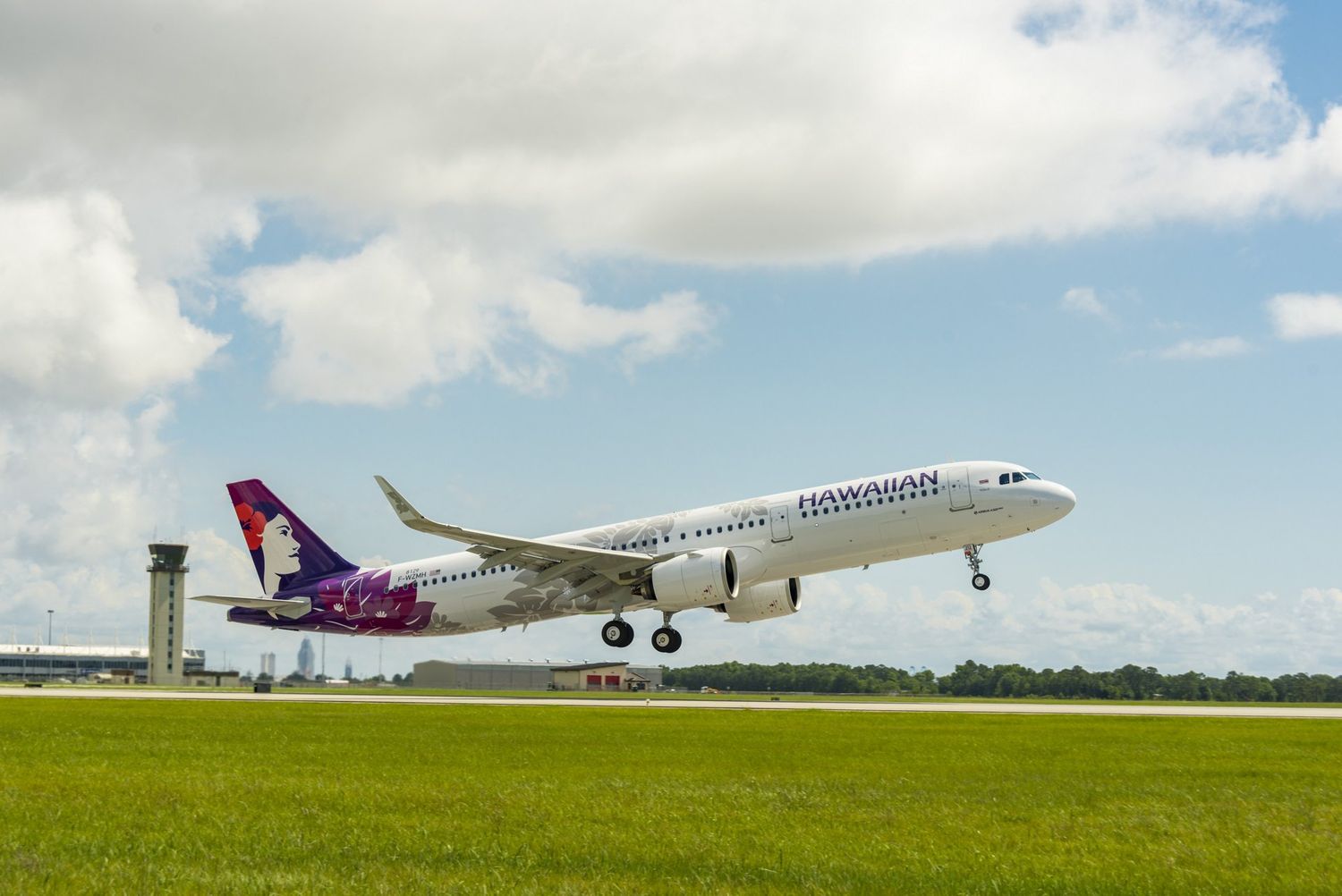 Hawaiian Airlines to offer in-flight internet for free