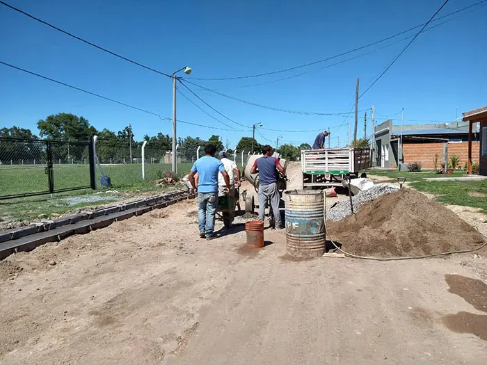 Sigue la obra de cordón cuneta en la calle Barreira