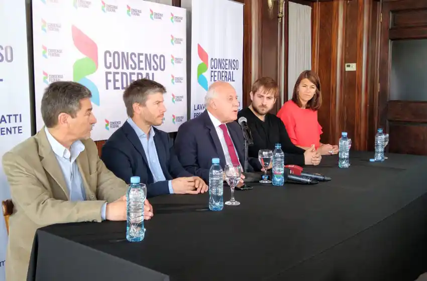 El gobernador de Santa Fe visitó Mar del Plata:  "Es una de las ciudades más potentes, pero es compleja"